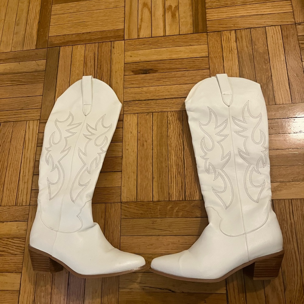 Bellini White Cowboy Boots